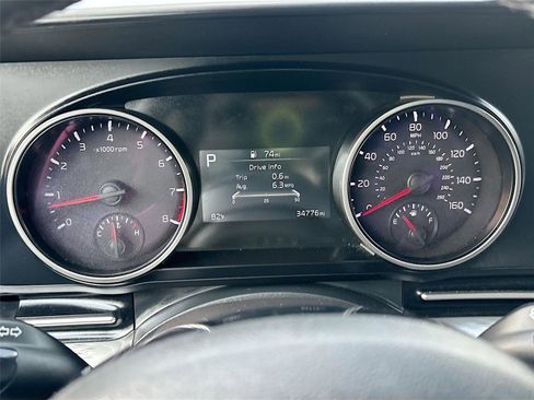 Used 2024 Kia Carnival LX image 12