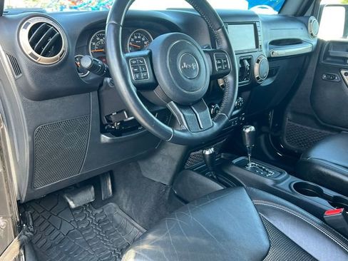 Used 2016 Jeep Wrangler Unlimited Sahara AWD/4WD image 17