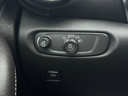 Used 2023 Chevrolet Blazer LT w/ Convenience Package image 28