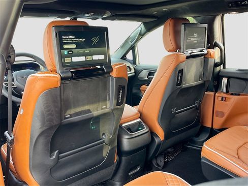 Certified 2024 Chrysler Pacifica Pinnacle image 27