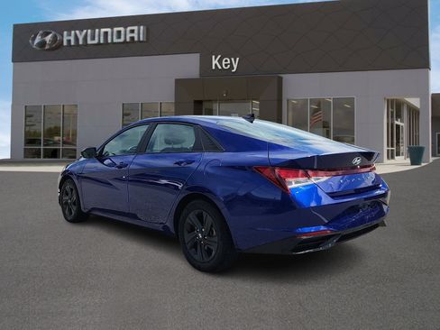 Certified 2023 Hyundai Elantra SEL FWD image 5