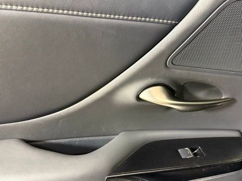 Used 2022 Lexus ES 300h w/ Premium Package image 26