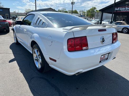 Used 2006 Ford Mustang GT RWD image 5
