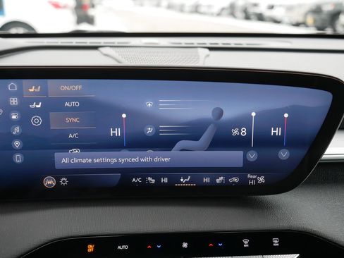 Certified 2025 Buick Enclave Preferred image 23