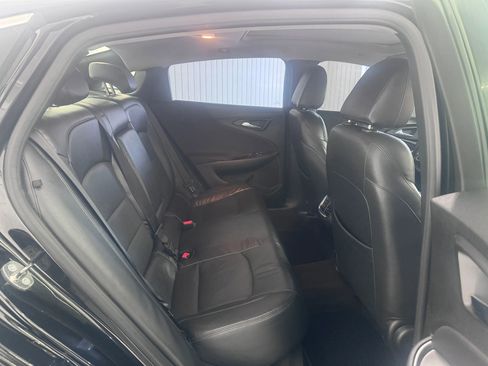 Used 2018 Chevrolet Malibu LT w/ Redline Edition FWD image 11
