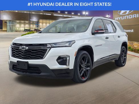 Used 2023 Chevrolet Traverse Premier w/ Redline Edition FWD image 2