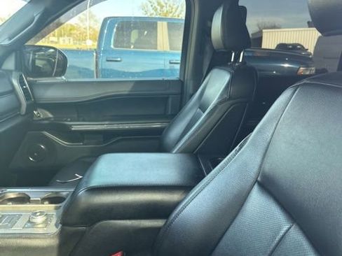 Used 2021 Ford Expedition Max XLT image 5