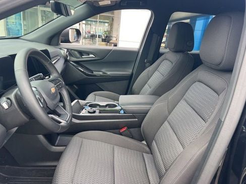 Used 2026 Chevrolet Equinox LT w/ Safety and Technology Package FWD image 11