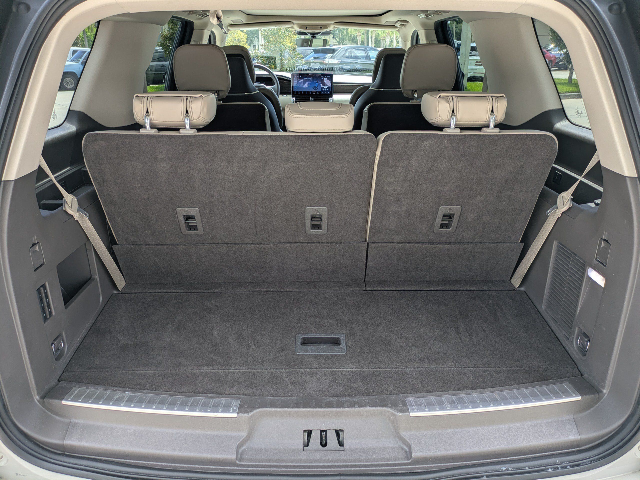Used 2023 Lincoln Navigator Reserve RWD image 12