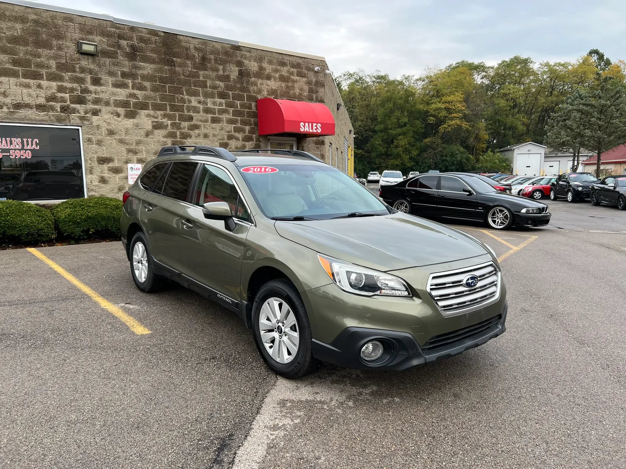 Used 2016 Subaru Outback 2.5i Premium AWD/4WD image 3