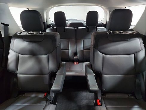 New 2026 Ford Explorer Active w/ Active Comfort Package image 4