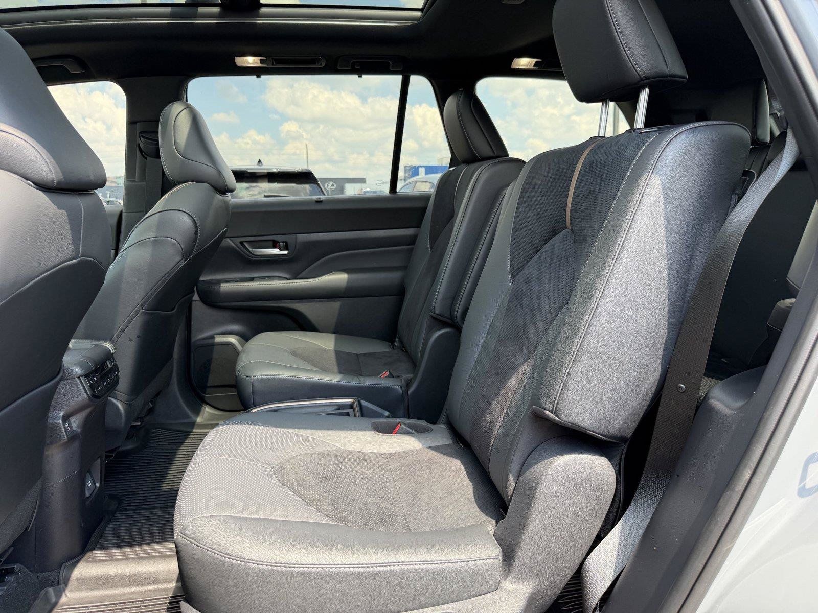 Used 2026 Toyota Grand Highlander AWD Hybrid image 18
