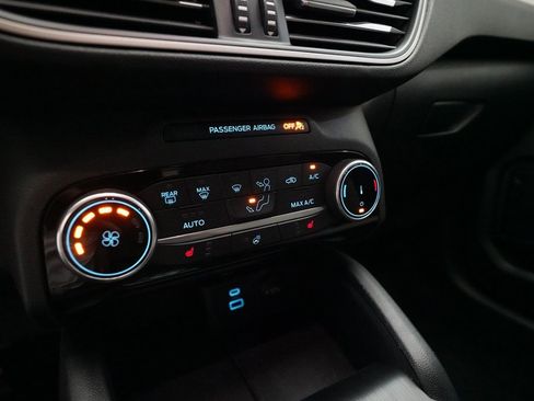 Used 2022 Ford Escape SE w/ Cold Weather Package image 20