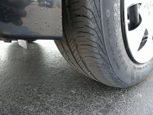 Used 2022 Toyota Corolla LE image 11