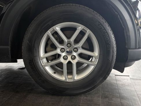 Used 2026 Ford Explorer Active AWD/4WD image 23