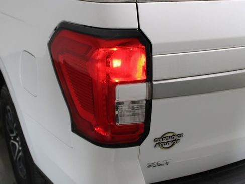 Certified 2024 Ford Expedition Max XLT image 60