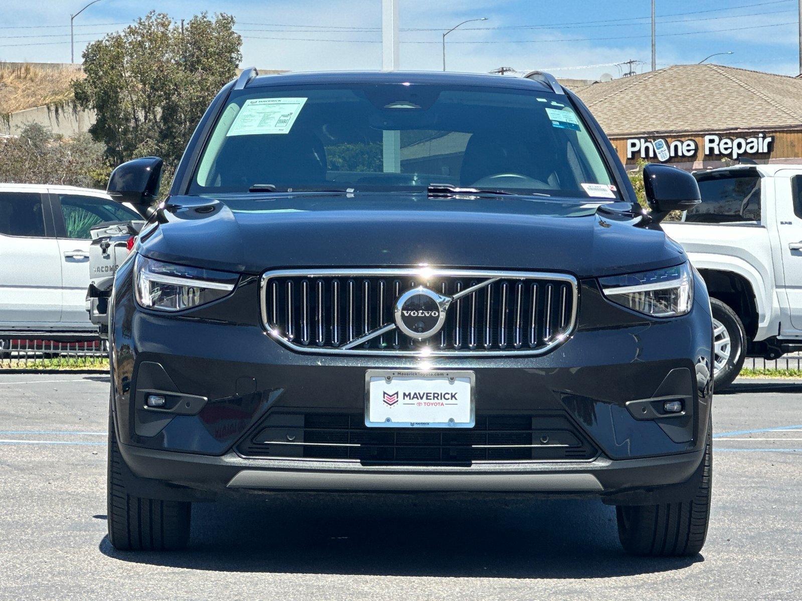 Used 2025 Volvo XC40 B5 Plus AWD/4WD image 7