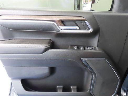Used 2023 Chevrolet Silverado 1500 LT AWD/4WD image 15