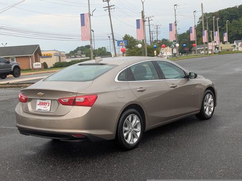 Used 2024 Chevrolet Malibu LT FWD image 9