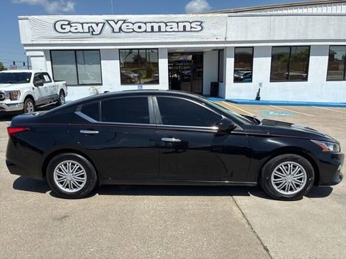 Used 2020 Nissan Altima 2.5 S FWD image 8