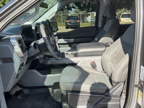 Used 2022 Ford F150 XLT w/ Trailer Tow Package image 10
