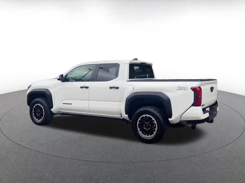 Used 2025 Toyota Tacoma TRD Off-Road image 10