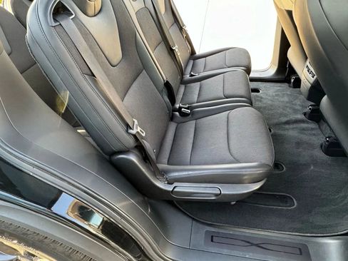 Used 2018 Tesla Model X 75D image 20