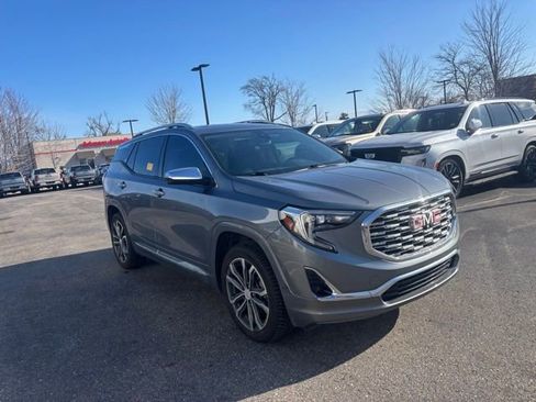 Used 2019 GMC Terrain Denali w/ Advanced Safety Package image 4