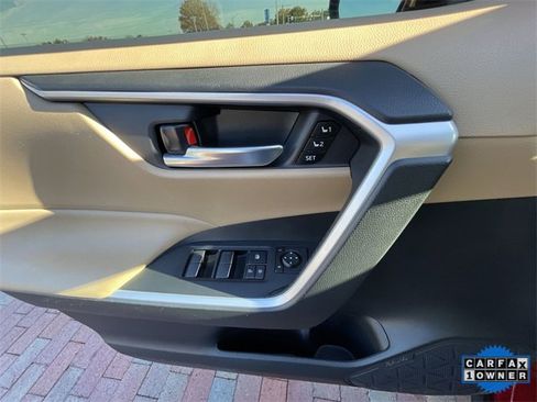 Used 2023 Toyota RAV4 XLE Premium image 11