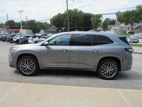 Used 2026 Buick Enclave Avenir w/ Super Cruise Package AWD/4WD image 10