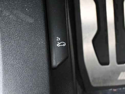 Used 2016 BMW 750i xDrive image 41