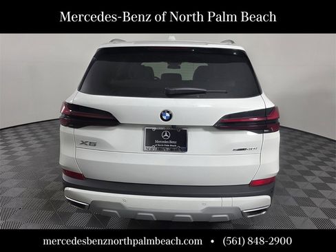 Used 2024 BMW X5 sDrive40i w/ Premium Package image 5