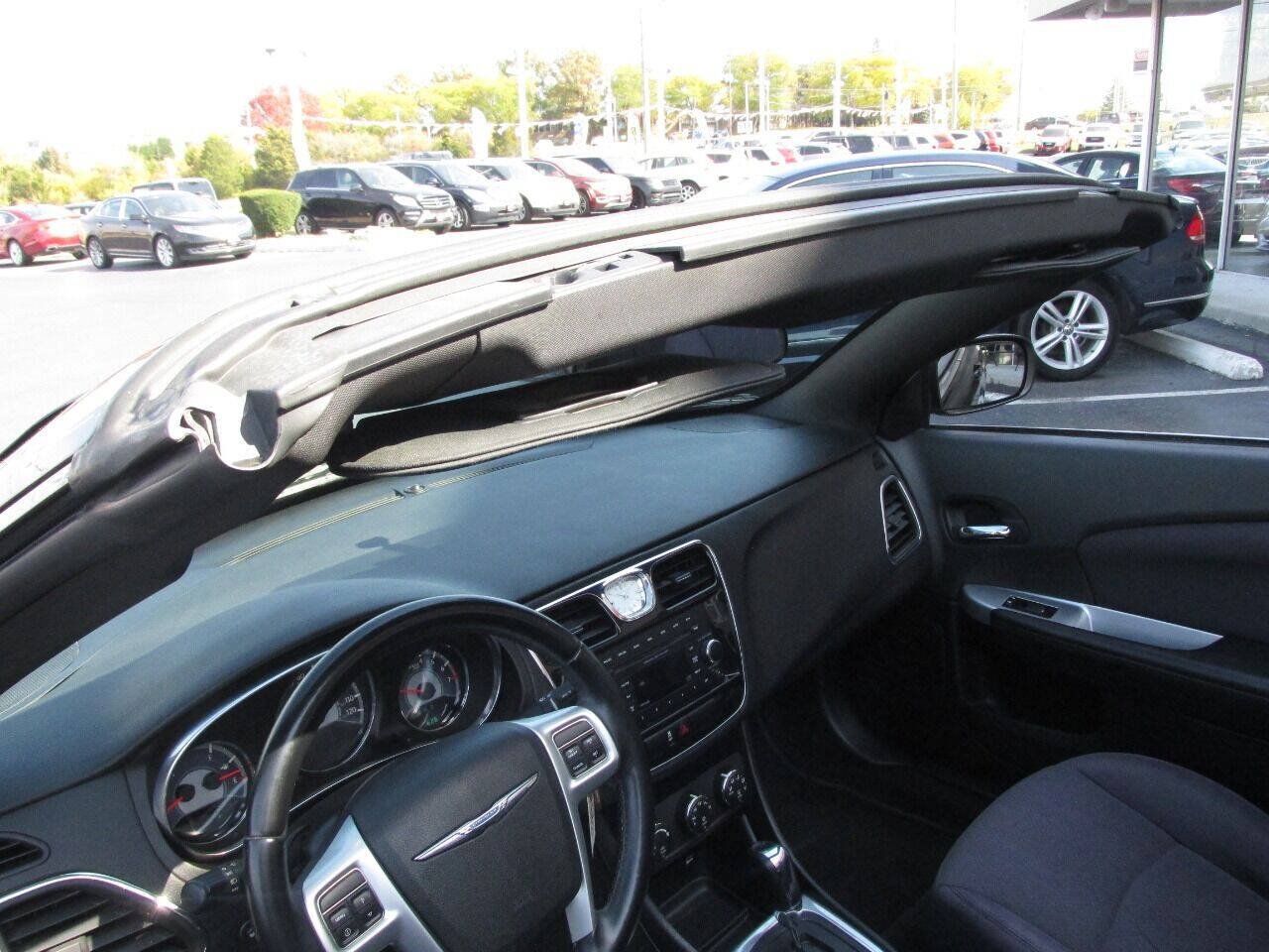 Used 2013 Chrysler 200 Touring FWD image 6