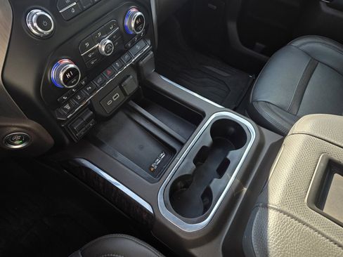 Used 2021 GMC Sierra 2500 Denali w/ Technology Package image 21