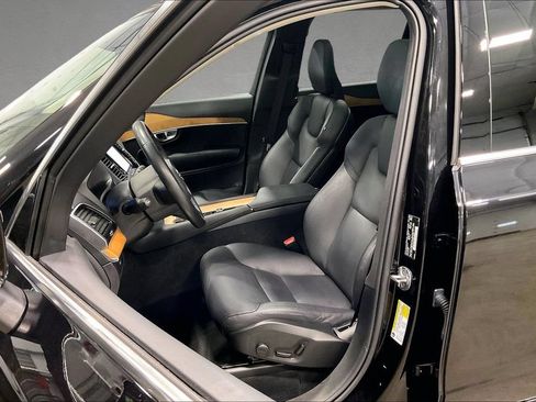 Certified 2024 Volvo XC90 B5 Plus AWD/4WD image 21