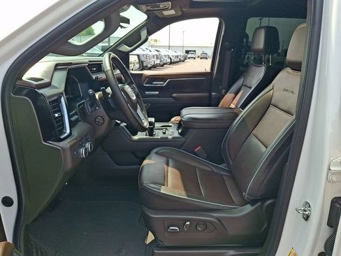 Used 2023 GMC Sierra 1500 Denali w/ Denali Reserve Package AWD/4WD image 16