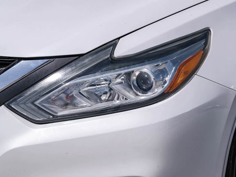 Used 2016 Nissan Altima 2.5 SV w/ Convenience Package FWD image 12