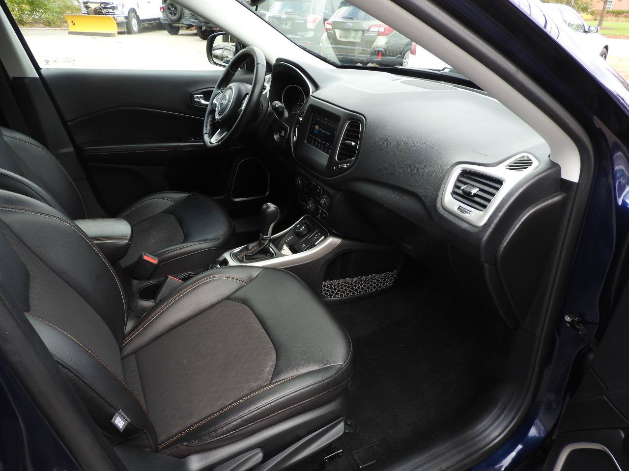 Used 2020 Jeep Compass Latitude w/ Cold Weather Group AWD/4WD image 8