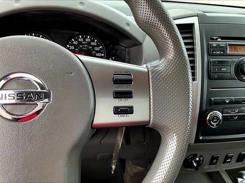 Used 2011 Nissan Frontier SV AWD/4WD image 12