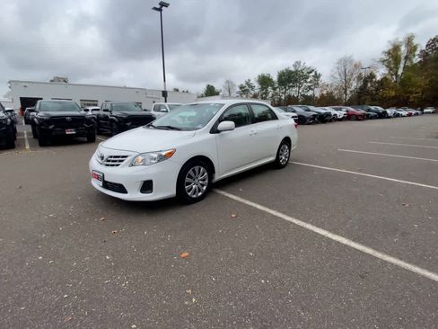 Used 2013 Toyota Corolla LE image 10