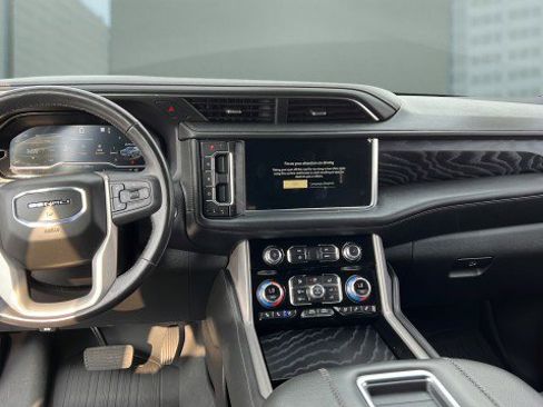 Used 2022 GMC Yukon Denali image 24