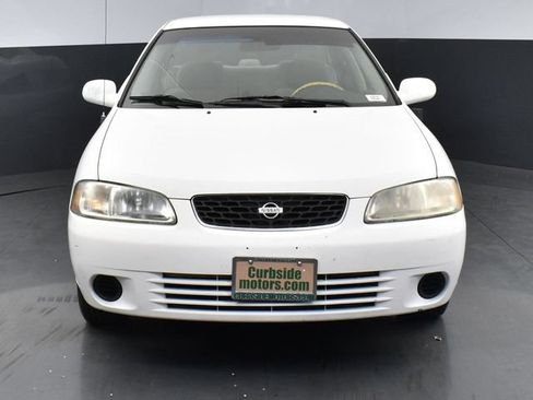 Used 2002 Nissan Sentra GXE FWD image 4