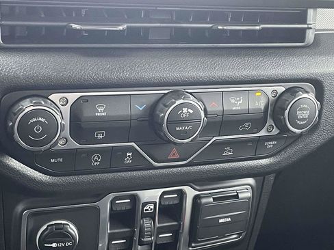 New 2026 Jeep Gladiator Sport AWD/4WD image 36