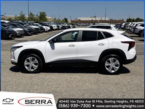 Certified 2024 Chevrolet Trax LS w/ Driver Confidence Package FWD image 2