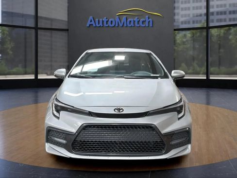 Used 2026 Toyota Corolla SE FWD image 3