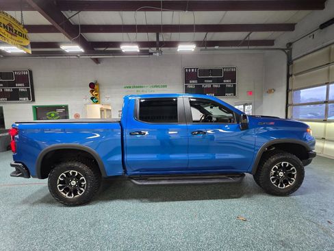 Used 2022 Chevrolet Silverado 1500 ZR2 w/ Technology Package image 5