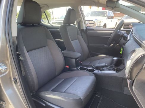 Used 2018 Toyota Corolla LE w/ LE Premium Package FWD image 9