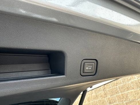 New 2026 GMC Acadia Elevation w/ Elevation Premium Package FWD image 11