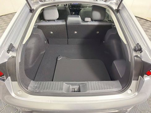 Used 2026 Toyota Prius LE FWD image 28