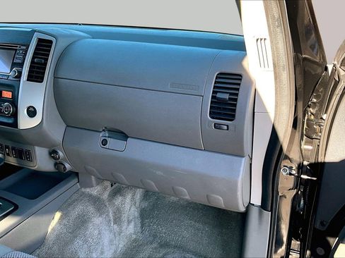 Used 2018 Nissan Frontier SV w/ Value Truck Package image 15